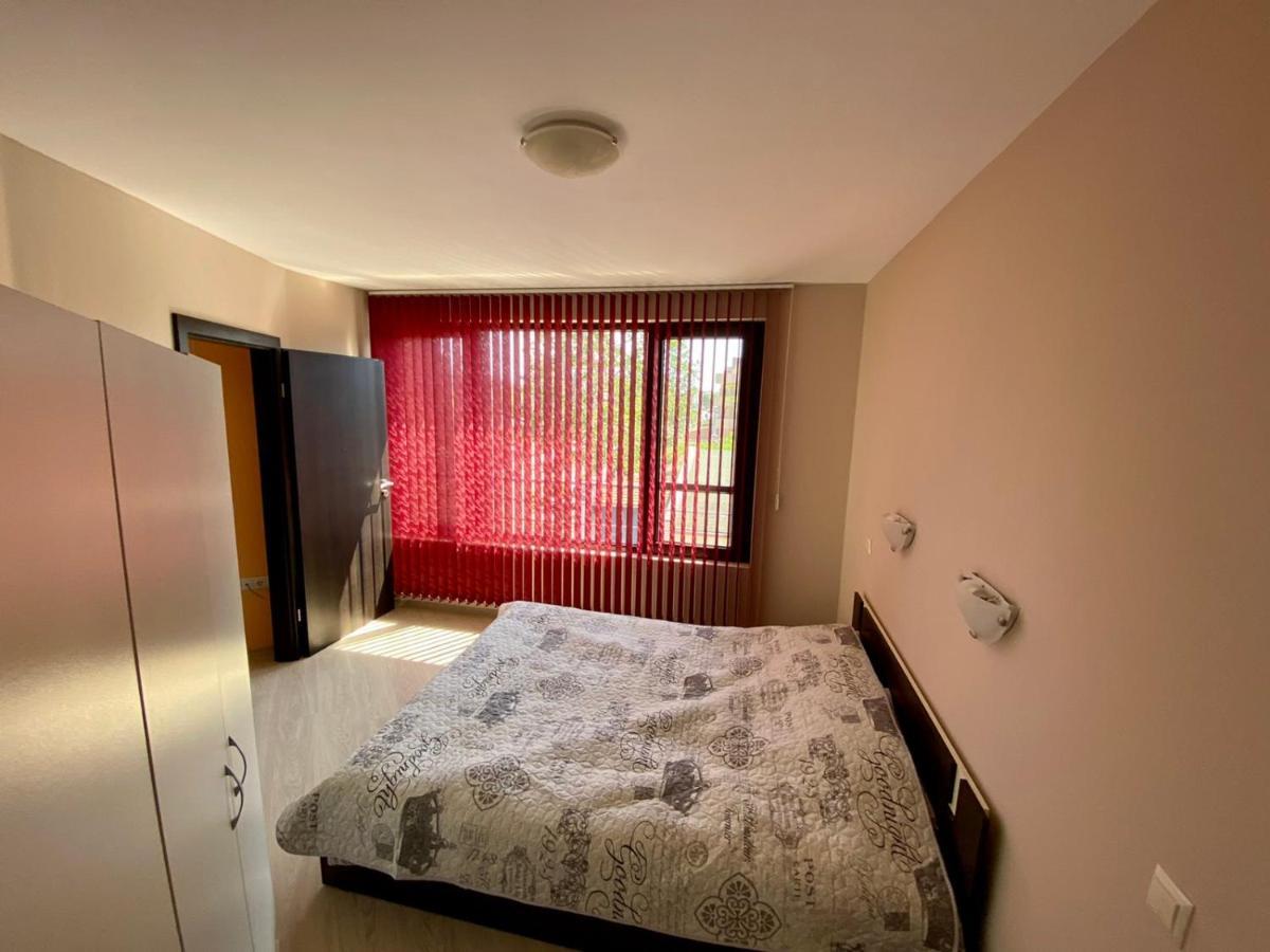 Cozy Apartment In The Center Of Primorsko Exterior foto