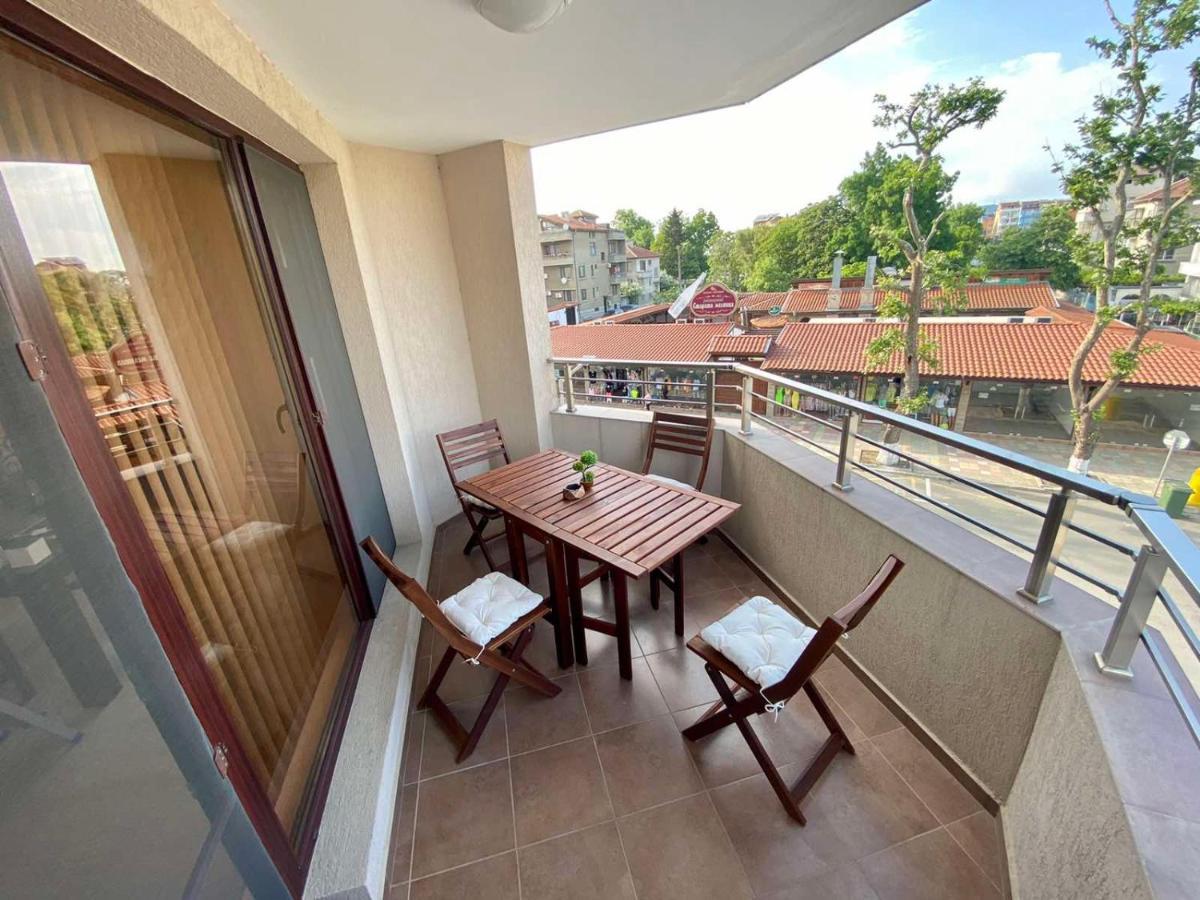 Cozy Apartment In The Center Of Primorsko Exterior foto
